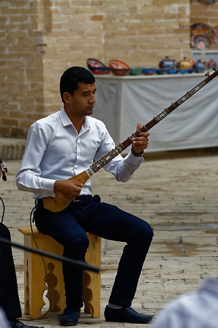 Défilé de mode, concert, danses-012